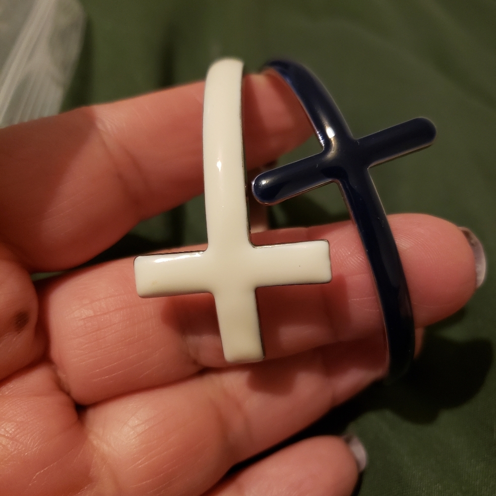 NWT Vivi (cookie lee) Cross bangles bracelets 2pk dark navy blue and white
